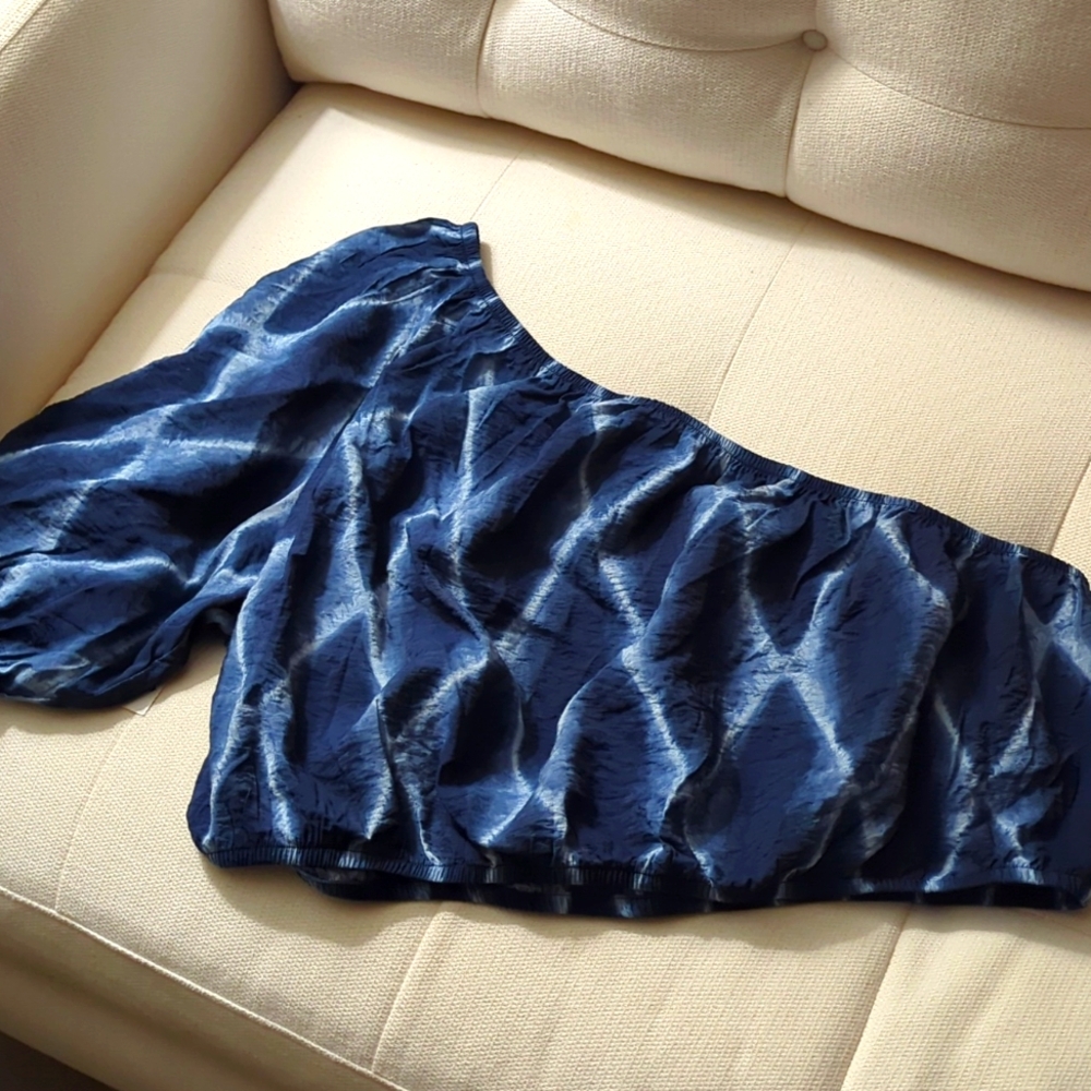 Banana Republic off shoulder tye dye top